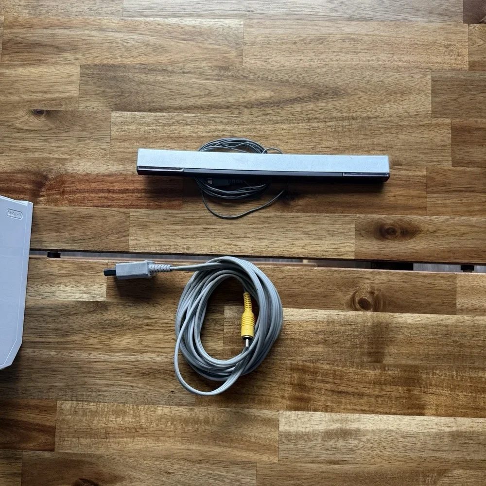 Nintendo Wii RVL-001 2006 White‎ Console Bundle W/ Zumba Fitness WORKING TESTED